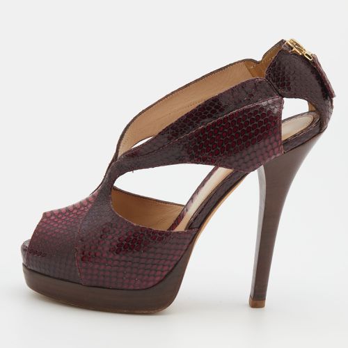 Python Embossed Leather Strappy Peep Toe Platform Sandals Size 40 - Fendi - Modalova