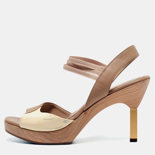 Cream Leather and Patent Wooden Platform Ankle Strap Sandals Size 36 - Fendi - Modalova