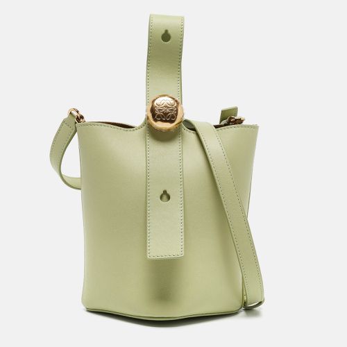 Light Leather Mini Pebble Bucket Bag - Loewe - Modalova