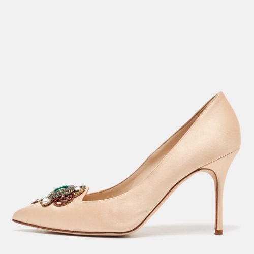 Satin Pearl Embellished Pumps Size 38 - Manolo Blahnik - Modalova