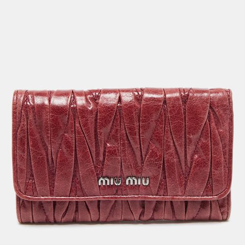 Matelassé Leather Flap Trifold Wallet - Miu Miu - Modalova