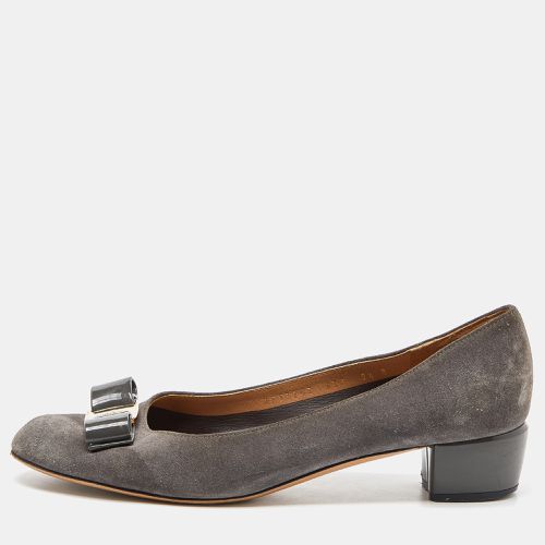 Suede Vara Bow Pumps Size 40 - Salvatore Ferragamo - Modalova