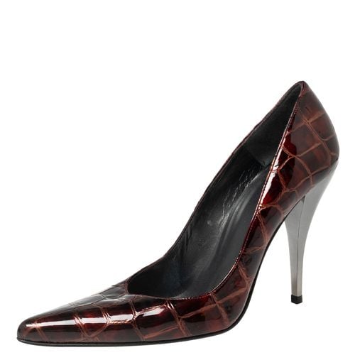 Croc Embossed Patent Leather Pointed Toe Pumps Size 40 - Stuart Weitzman - Modalova