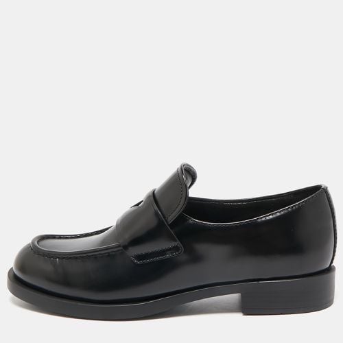 Brushed Leather Slip On Loafers Size 37 - Prada - Modalova