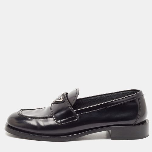 Brushed Leather Slip On Loafers Size 38 - Prada - Modalova