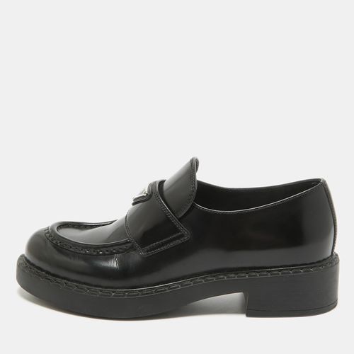 Brushed Leather Slip On Loafers Size 39 - Prada - Modalova