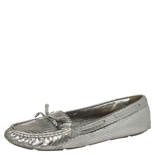 Python Embossed Leather Bow Slip On Loafers Size 39 - Prada - Modalova