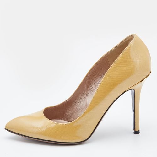 Light Patent Leather Pointed Toe Pumps Size 38 - Versace - Modalova