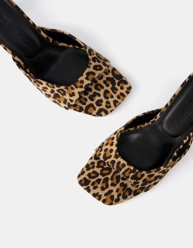 Sandalia Tacón Kitten Animal Print Mujer 38 - Bershka - Modalova