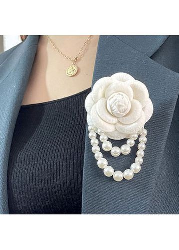 Beige Rose Layered Design Pearl Brooch - unsigned - Modalova
