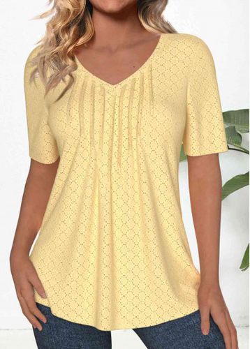 Light Yellow Textured Fabric Short Sleeve T Shirt - unsigned - Modalova