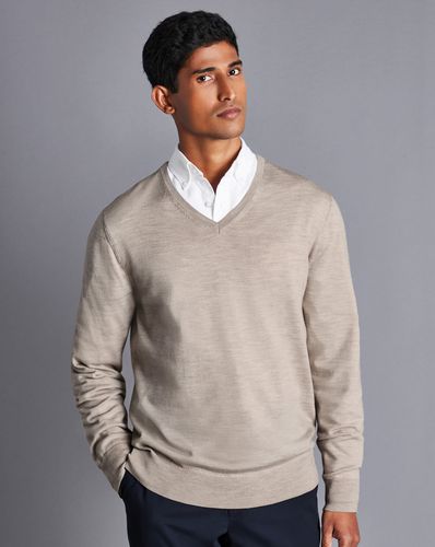 Men's Merino V-Neck Wool Jumper - LimeStone Beige, Small by - Charles Tyrwhitt - Modalova