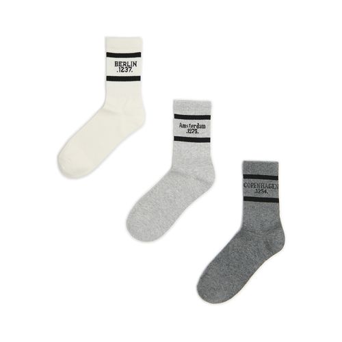 Pack de 3 pares de calcetines largos - Cropp - Modalova