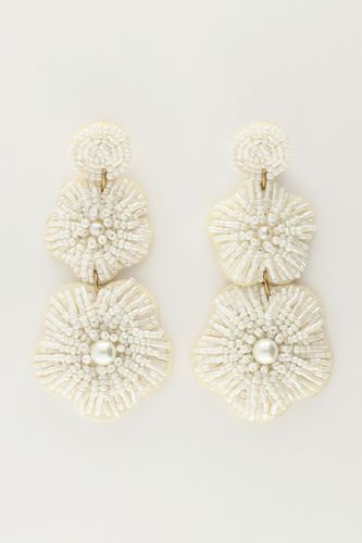 Inselohrringe mit weißen Blüten und Perlen | - My jewellery - Modalova