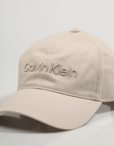 Gorra Calvin Klein Clavin - Calvin Klein - Modalova