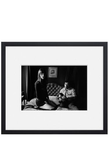 Jane Birkin & S.gainsbourg At The Flat - MAGNUM COLLECTION - Modalova