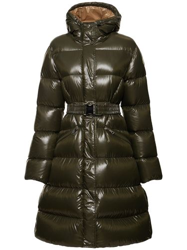 Bellevue Nylon Laqué Long Down Jacket - MONCLER - Modalova