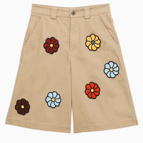 Beigefarbene Bermudashorts mit dekorativen Aufnähern - Moncler Genius - Modalova