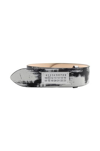 Signature Tag Belt In Painted Leather - Maison Margiela - Modalova