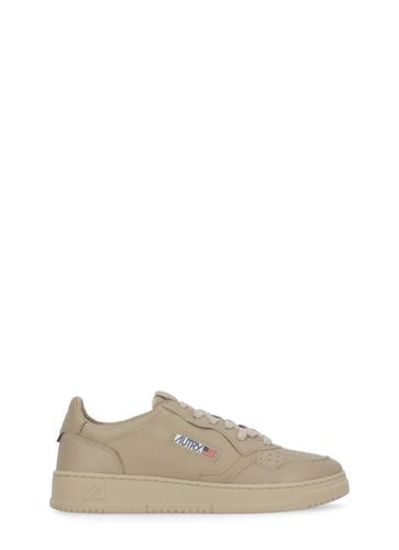 Autry Medalist Low Sneakers - Autry - Modalova