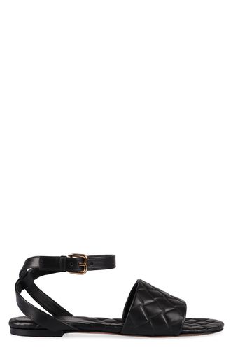 Bottega Veneta Amy Flat Sandals - Bottega Veneta - Modalova