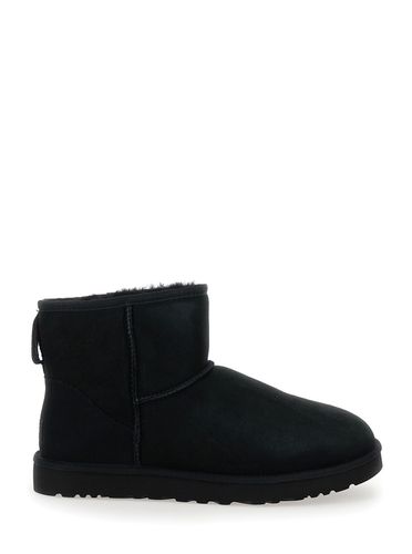 Classic Mini Ankle Boots With Panelled Design And Rubber Sole In Suede Man - UGG - Modalova