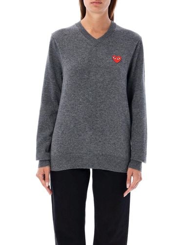 Heart Embroidered V-neck Jumper - Comme des Garçons Play - Modalova