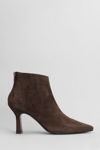 Texan Ankle Boots In Dark Brown Suede - Julie Dee - Modalova