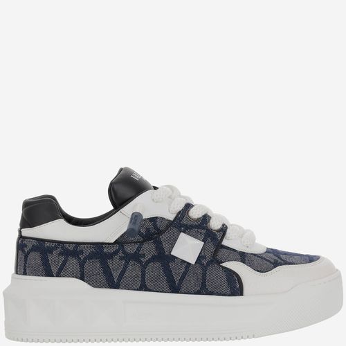 Low-top One Stud Xl Sneakers In Nappa Leather And Jacquard Fabric Toile Iconographe With Denim Effect - Valentino Garavani - Modalova