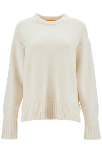 Crew-neck Sweater In Cashmere - Guest in Residence - Modalova