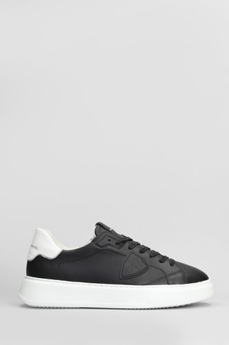 Temple Low Sneakers In Leather - Philippe Model - Modalova