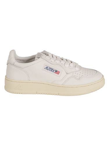 Autry Logo Patched Low Sneakers - Autry - Modalova