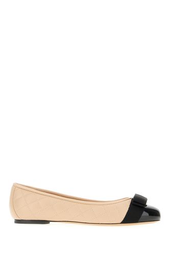 Two-tone Nappa Leather Vara Ballerinas - Ferragamo - Modalova