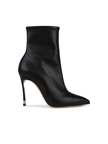 Blade Matt Leather Ankle Boots - Casadei - Modalova