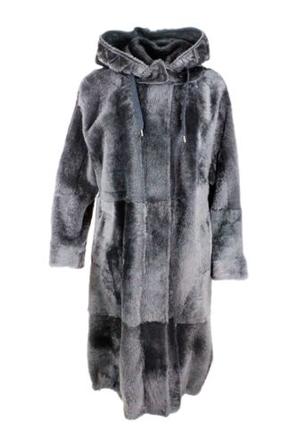 Long Shearling Coat With Detachable Hood And Monili Along The Zip Closure - Brunello Cucinelli - Modalova