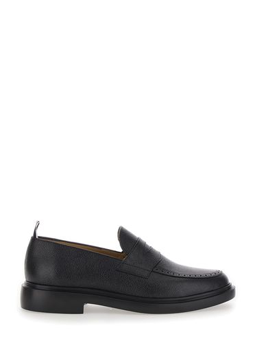 Slip-on Loafers With Loop Detail In Leather Man - Thom Browne - Modalova