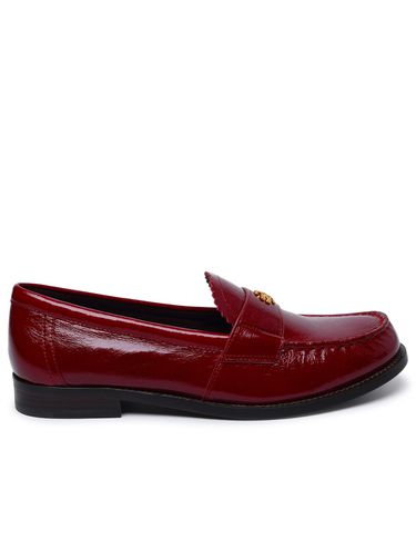 Perry Shiny Ruffled Leather Loafers - Tory Burch - Modalova