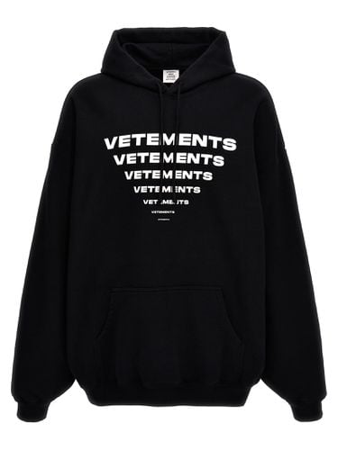 VETEMENTS pyramid Logo Hoodie - VETEMENTS - Modalova