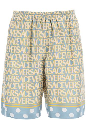 Versace Allover Silk Shorts - Versace - Modalova
