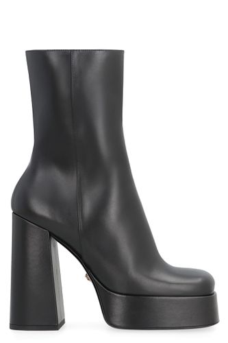 Versace Aevitas Platform Boots - Versace - Modalova