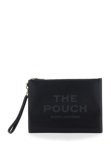 The Large Pouch Clutch With Engraved Logo In Hammered Leather Woman - Marc Jacobs - Modalova