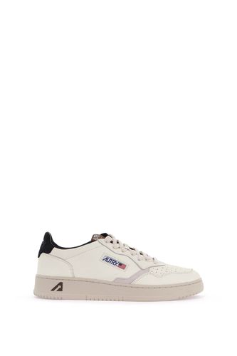 Medalist Leather Low-top Sneakers - Autry - Modalova