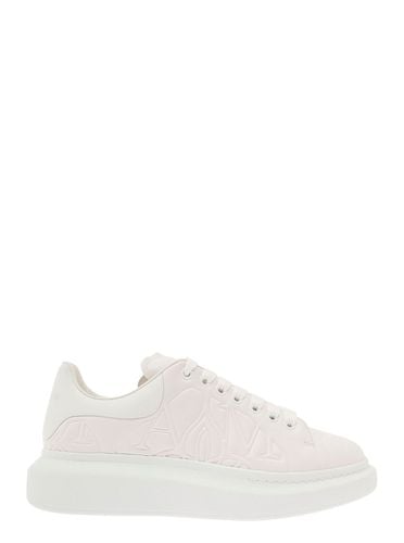 Sneakers With Platform And Embossed Logo In Leather Man - Alexander McQueen - Modalova