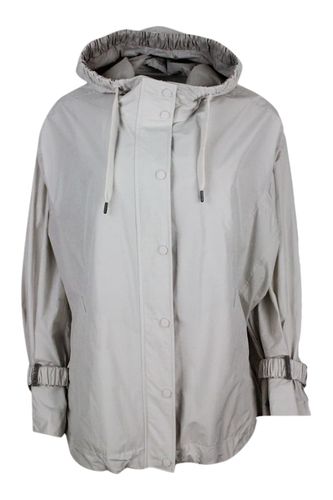 Water Resistant Outerware Jacket With Hood And Drawstring Hem. Curl On The Sleeve With Precious Jewel - Brunello Cucinelli - Modalova