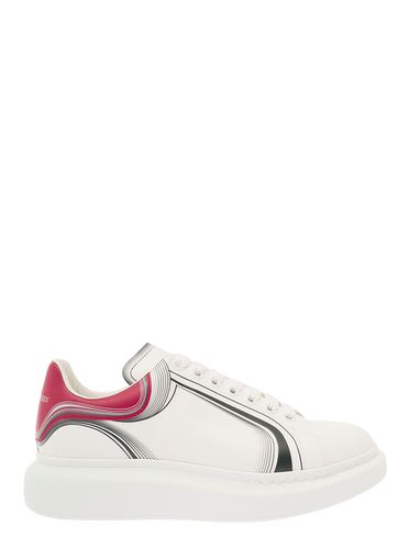 Sneakers With Oversized Sole And Graphic Details - Alexander McQueen - Modalova