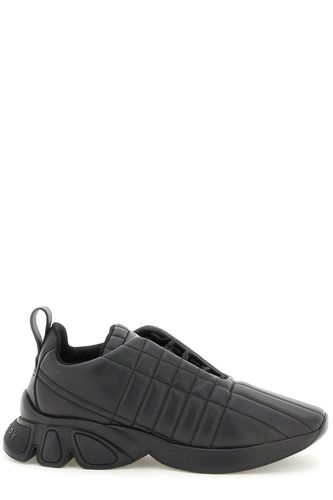 Axburton Padded-detail Low-top Sneakers - Burberry - Modalova