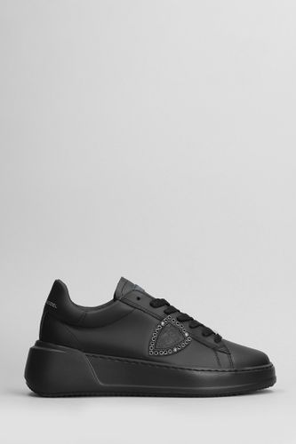 Tris Temple Low Sneakers In Leather - Philippe Model - Modalova