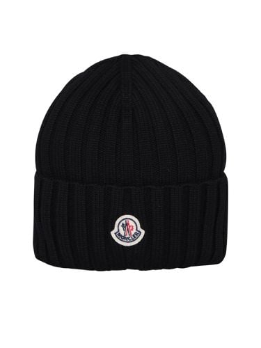 Wool Beanie With Logo Patch - Moncler - Modalova