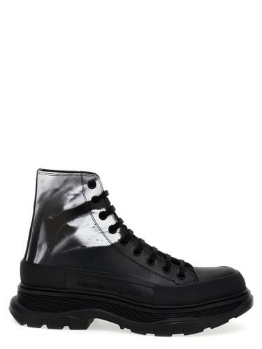 Tread Slick Solarised Flower Boots - Alexander McQueen - Modalova