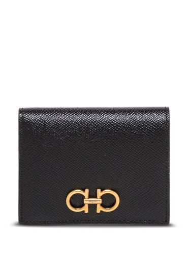 Gancini Bifold Wallet In Grained Leather Woman - Ferragamo - Modalova